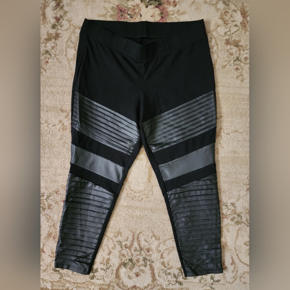 Torrid Black Leggings with Ribbed Accents
